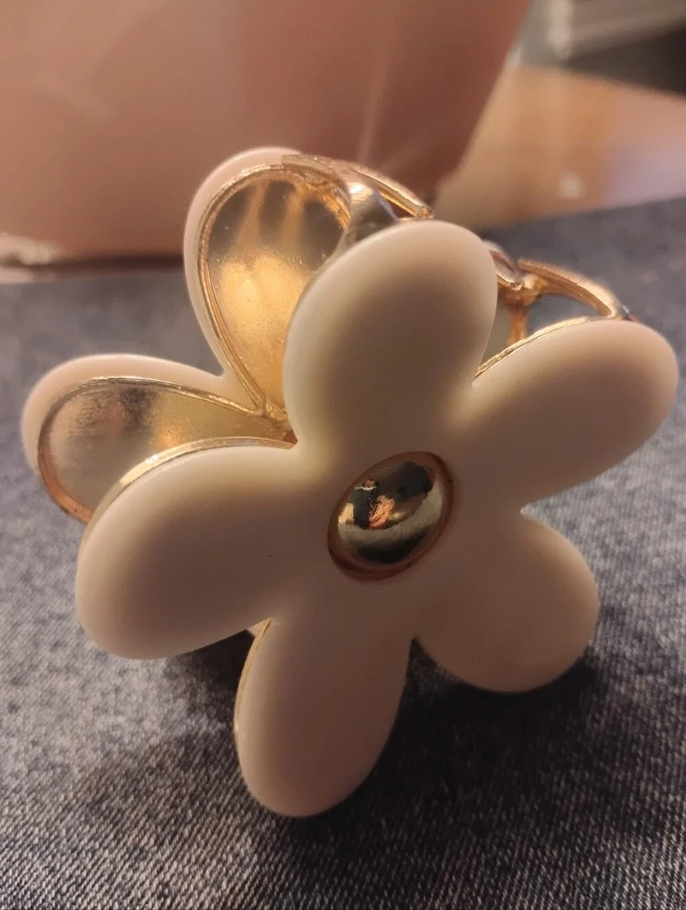 NWOT Gleaming Gold & Cream Jasmine Flower Enamel Finished  Hair Clip